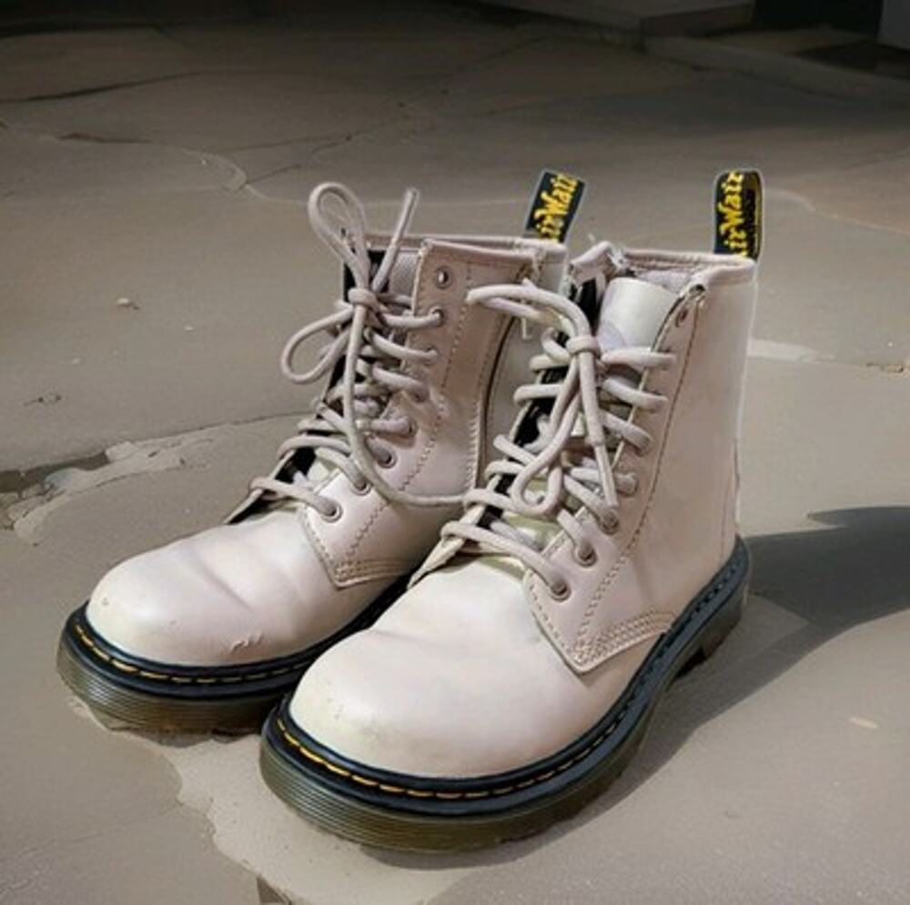 Dr. Martens 1460 Delaney Leather Zip Boots Beige / Bone Youth Size 1 US / 13 UK